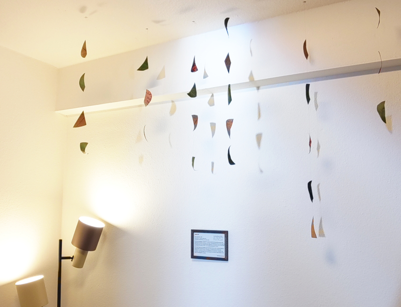 Kunstwerk Mobile aus Laub Harmlose Kunst Anna Hielscher