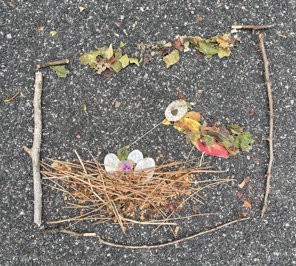 aus Naturmaterialien gestaltetes Vogelnest Anna HIelscher Harmlose Kunst